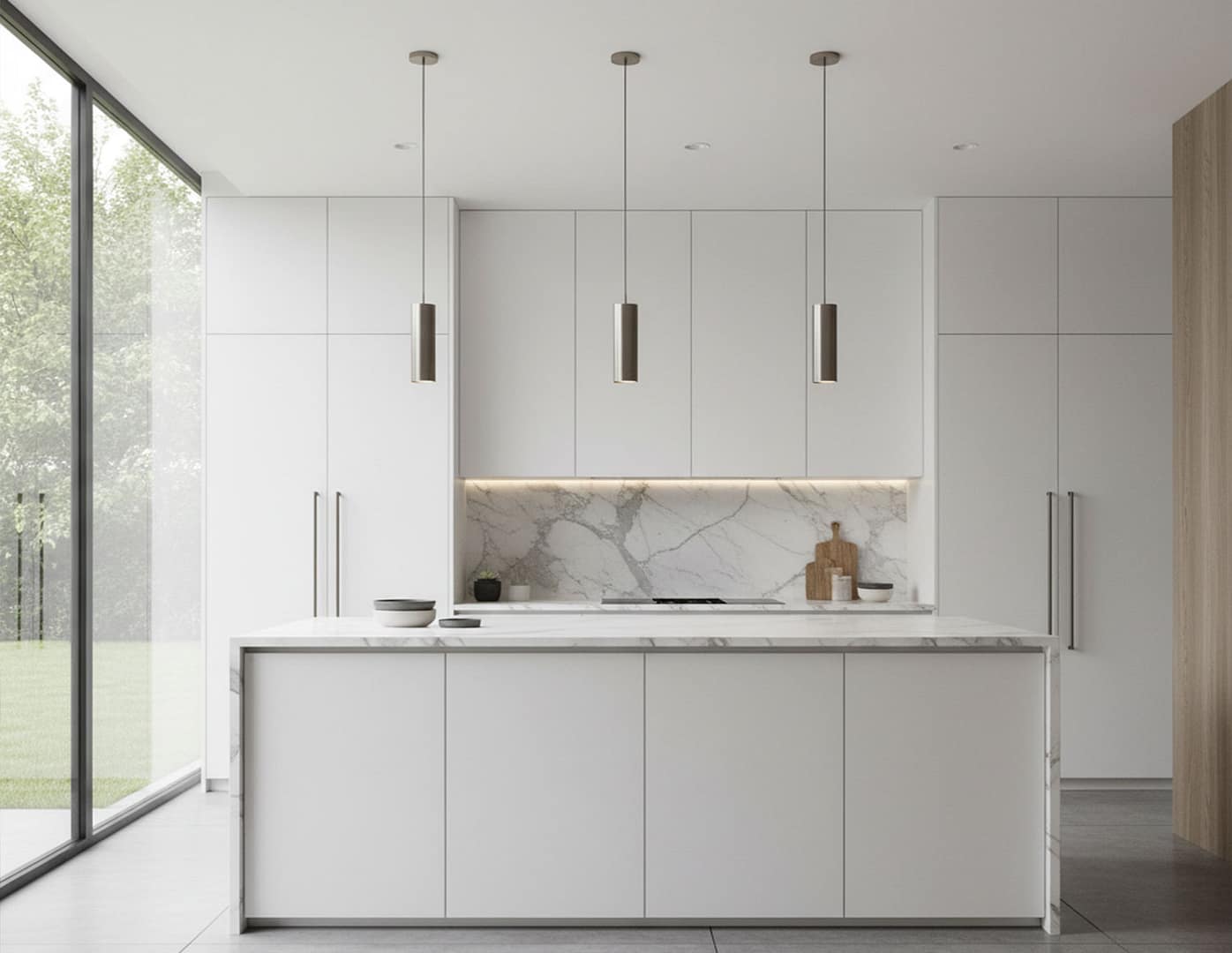 Render cucina moderna con linee pulite, mobili bianchi opachi, piano in marmo chiaro e illuminazione naturale da grandi finestre. Stile minimal e luminoso.